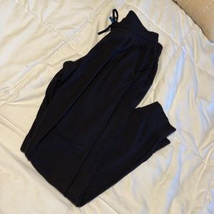 lululemon size 6 jogger pant